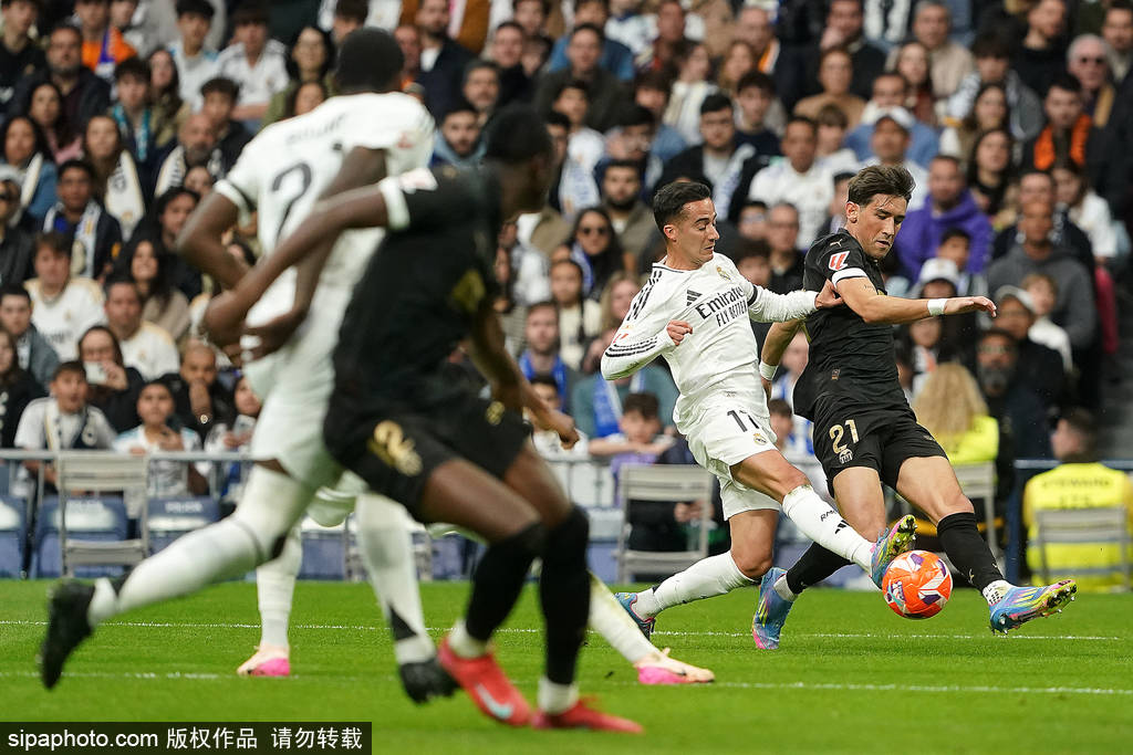 西甲-维尼修斯破门+失点 皇马1-2遭瓦伦西亚补时绝杀