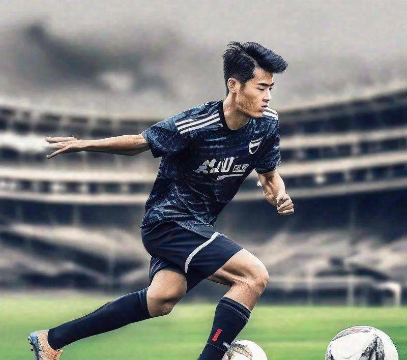 曼联2000万锁定法甲助攻王！谢尔基或成红魔复兴新核