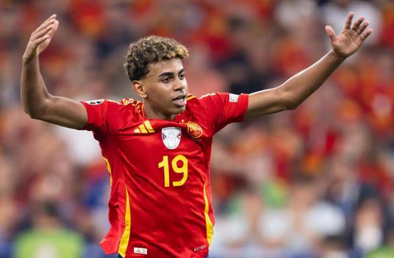 接班梅西10号！巴萨即将官宣亚马尔续约至2031，年薪超莱万德容